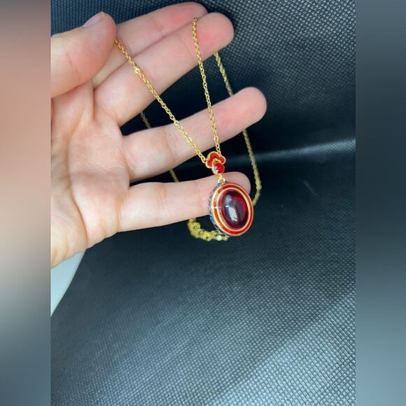 Red Cabochon Pendant Necklace with Enamel detailing - Picture 7 of 13